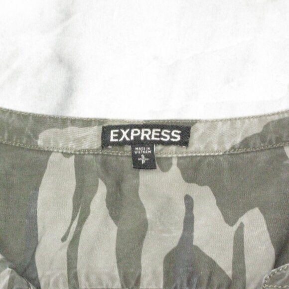 Express Camouflage Partial Button Front Tunic Blouse Size Small - Picture 4 of 4
